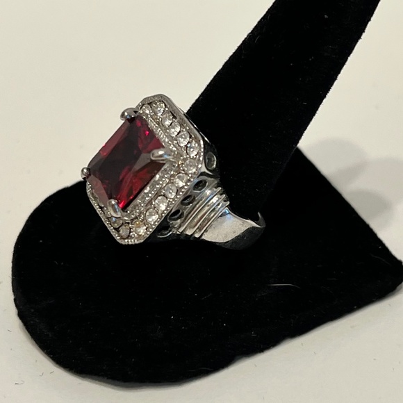 Large Silver,‎ Garnet & Rhinestone Studded Statement Ring (Size 8) - Picture 1 of 4